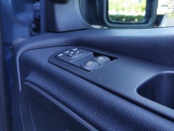 MERCEDES-BENZ SPRINTER 315 2.0 CDI 3.5T FWD L2 H2 PREMIUM 9G PanelVan