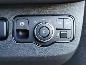 MERCEDES-BENZ SPRINTER 315 2.0 CDI 3.5T FWD L2 H2 PREMIUM 9G PanelVan