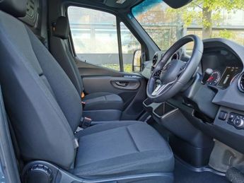 MERCEDES-BENZ SPRINTER 315 2.0 CDI 3.5T FWD L2 H2 PREMIUM 9G PanelVan
