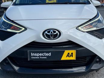TOYOTA AYGO 1.0 VVT-i x-play Hatchback 5dr Petrol x-shift Euro 6 (71 ps)
