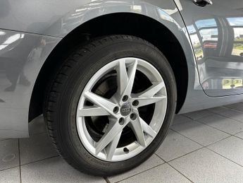 AUDI A4 AVANT 3.0 TDI V6 Sport Estate 5dr Diesel S Tronic Euro 6 (s/s) (218 ps