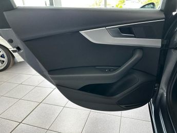 AUDI A4 AVANT 3.0 TDI V6 Sport Estate 5dr Diesel S Tronic Euro 6 (s/s) (218 ps