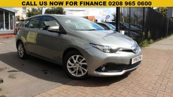 Toyota Auris 1.8 VVT-h Icon Tech Hatchback 5dr Petrol Hybrid CVT Euro 6 (s/s)