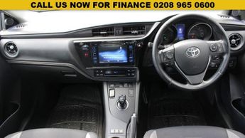 TOYOTA AURIS 1.8 VVT-h Icon Tech Hatchback 5dr Petrol Hybrid CVT Euro 6 (s/s)
