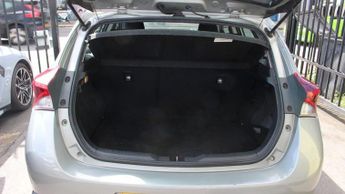 TOYOTA AURIS 1.8 VVT-h Icon Tech Hatchback 5dr Petrol Hybrid CVT Euro 6 (s/s)