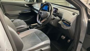 VOLKSWAGEN ID.4 Pure 52kWh Life SUV 5dr Electric Auto (148 ps)
