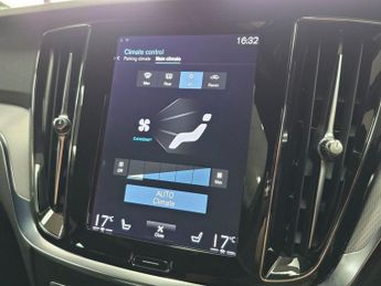 VOLVO V60 2.0 B3 MHEV R-Design Estate 5dr Petrol Hybrid Auto Euro 6 (s/s)