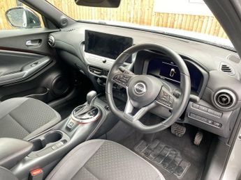 NISSAN JUKE 1.0 DIG-T N-Connecta SUV 5dr Petrol DCT Auto Euro 6 (s/s) (114 p