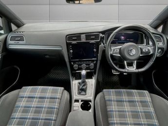 VOLKSWAGEN GOLF 1.4 TSI 8.7kWh GTE Advance Hatchback 5dr Petrol Plug-in Hybrid D