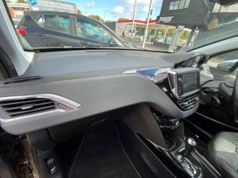 PEUGEOT 2008 1.6 VTi Allure SUV 5dr Petrol Auto Euro 5 (120 ps)