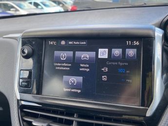 PEUGEOT 2008 1.6 VTi Allure SUV 5dr Petrol Auto Euro 5 (120 ps)