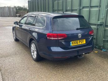 VOLKSWAGEN PASSAT 2.0 TDI BlueMotion Tech SE Business Estate 5dr Diesel DSG Euro 6