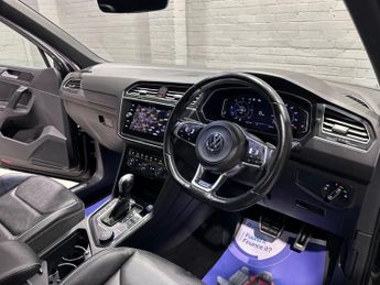 VOLKSWAGEN TIGUAN 2.0 TDI R-Line Tech SUV 5dr Diesel DSG 4Motion Euro 6 (s/s) (190