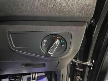 VOLKSWAGEN TIGUAN 2.0 TDI R-Line Tech SUV 5dr Diesel DSG 4Motion Euro 6 (s/s) (190