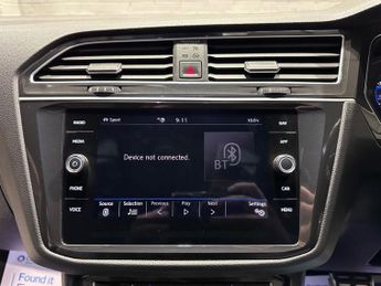 VOLKSWAGEN TIGUAN 2.0 TDI R-Line Tech SUV 5dr Diesel DSG 4Motion Euro 6 (s/s) (190