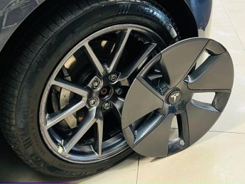 TESLA Model 3 (Dual Motor) Long Range Saloon 4dr Electric Auto 4WDE (346 ps)