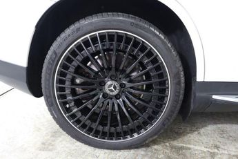 MERCEDES-BENZ EQC EQC 400 80kWh AMG Line (Premium Plus) Auto 4MATIC 5dr