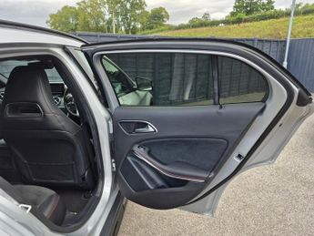 MERCEDES-BENZ GLA 2.1 GLA220 CDI AMG Line SUV 5dr Diesel 7G-DCT 4MATIC Euro 6 (s/s