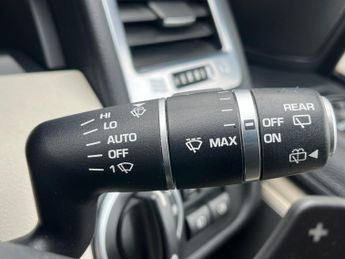 LAND ROVER RANGE ROVER SPORT 3.0 SD V6 HSE SUV 5dr Diesel Auto 4WD Euro 5 (255 bhp)