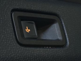 VOLKSWAGEN ID. Buzz Cargo Pro 77kWh Commerce Panel Van 5dr Electric Auto (204 ps)