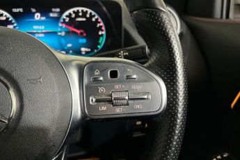 MERCEDES-BENZ GLA CLASS 1.3 GLA250e 15.6kWh AMG Line (Premium) SUV 5dr Petrol Plug-in Hy