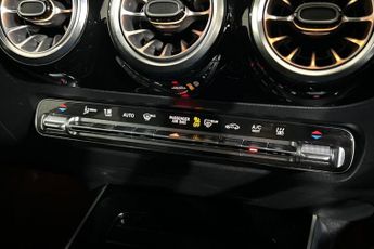 MERCEDES-BENZ GLA CLASS 1.3 GLA250e 15.6kWh AMG Line (Premium) SUV 5dr Petrol Plug-in Hy