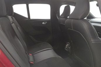 VOLVO XC40 2.0 D4 R-Design SUV 5dr Diesel Auto AWD Euro 6 (s/s) (190 ps) Cr
