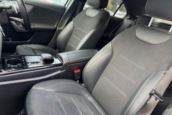 MERCEDES-BENZ A-CLASS 1.3 A250e 15.6kWh AMG Line Edition (Premium) Saloon 4dr Petrol P