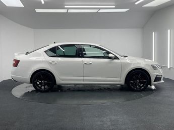 SKODA OCTAVIA 2.0 TDI vRS Hatchback 5dr Diesel DSG Euro 6 (s/s) (184 ps)