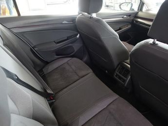 VOLKSWAGEN GOLF 1.5 eTSI MHEV Style Hatchback 5dr Petrol Hybrid DSG Euro 6 (s/s)