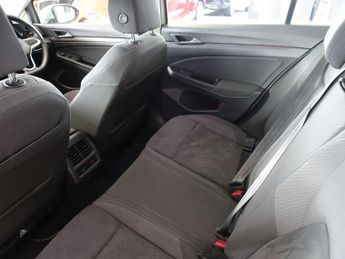 VOLKSWAGEN GOLF 1.5 eTSI MHEV Style Hatchback 5dr Petrol Hybrid DSG Euro 6 (s/s)