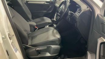 VOLKSWAGEN TIGUAN 2.0 TDI BlueMotion Tech SE SUV 5dr Diesel DSG Euro 6 (s/s) (150 