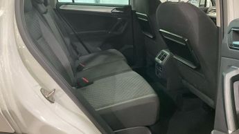 VOLKSWAGEN TIGUAN 2.0 TDI BlueMotion Tech SE SUV 5dr Diesel DSG Euro 6 (s/s) (150 