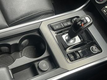 JAGUAR XE 2.0 P250i R-Dynamic SE Saloon 4dr Petrol Auto Euro 6 (s/s) (250 