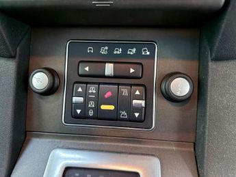 LAND ROVER DISCOVERY 4 3.0 SD V6 Commercial SUV 5dr Diesel Auto 4X4 (230 g/km, 255 bhp)