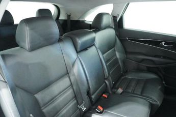 KIA SORENTO 2.2 CRDi KX-2 SUV 5dr Diesel Auto AWD Euro 6 (s/s) (197 bhp)