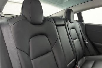 TESLA Model 3 Standard Range Plus Saloon 4dr Electric Auto RWD (241 bhp)