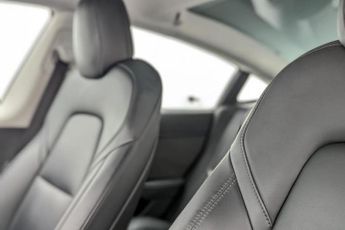 TESLA Model 3 Standard Range Plus Saloon 4dr Electric Auto RWD (241 bhp)