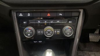 VOLKSWAGEN T-ROC 1.5 TSI GPF EVO SEL SUV 5dr Petrol DSG Euro 6 (s/s) (150 ps)