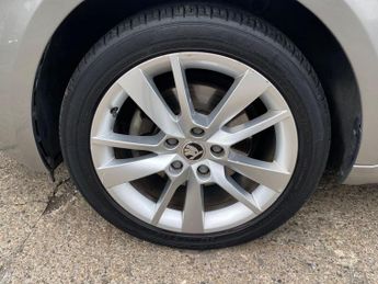 SKODA OCTAVIA 1.5 TSI ACT SE L Estate 5dr Petrol DSG Euro 6 (s/s) (150 ps)
