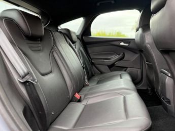 FORD FOCUS 2.0 TDCi ST-3 Hatchback 5dr Diesel Powershift Euro 6 (s/s) (185 