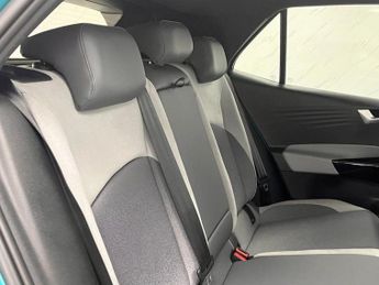 VOLKSWAGEN ID.3 Pro Performance 58kWh Family Hatchback 5dr Electric Auto (204 ps