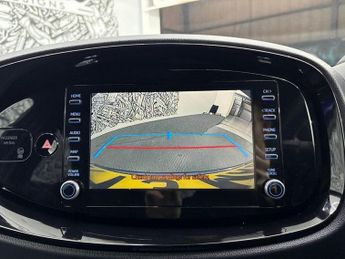 TOYOTA AYGO X 1.0 VVT-i Edge Hatchback 5dr Petrol x-shift Euro 6 (s/s) (72 ps)