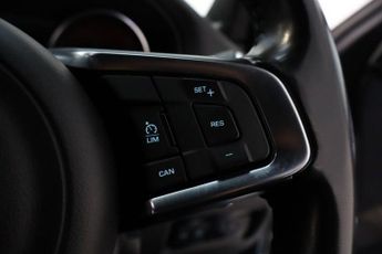 JAGUAR XF 2.0d R-Sport Saloon 4dr Diesel Auto Euro 6 (s/s) (180 ps)