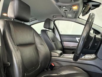 JAGUAR XF 2.2d Luxury Saloon 4dr Diesel Auto Euro 5 (s/s) (200 ps)