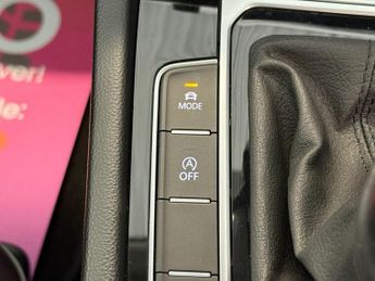VOLKSWAGEN ARTEON 2.0 TDI Elegance Fastback 5dr Diesel DSG Euro 6 (s/s) (150 ps)