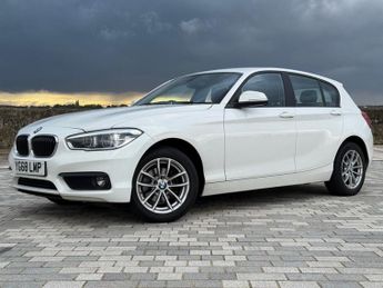 BMW 1 SERIES 1.5 118i SE Business Hatchback 5dr Petrol Auto Euro 6 (s/s) (136