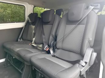 FORD TRANSIT CUSTOM 2.0 320 EcoBlue Trend Minibus 5dr Diesel Auto L2 H1 Euro 6 (s/s)
