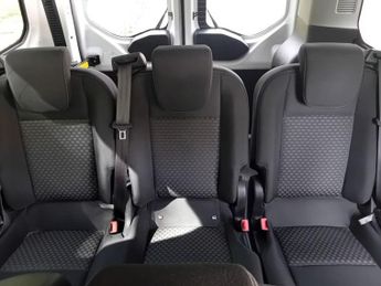 FORD TRANSIT CUSTOM 2.0 320 EcoBlue Trend Minibus 5dr Diesel Auto L2 H1 Euro 6 (s/s)