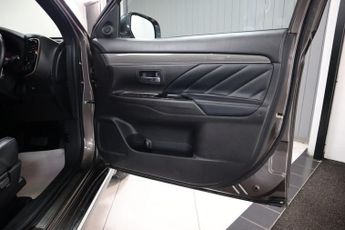 MITSUBISHI OUTLANDER 2.4h TwinMotor 13.8kWh Dynamic SUV 5dr Petrol Plug-in Hybrid CVT